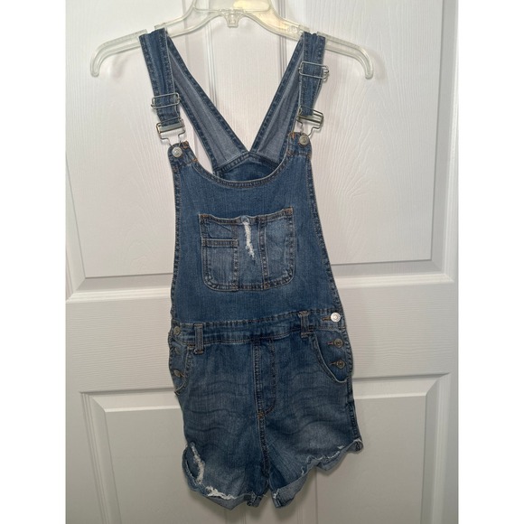 Almost Famous Distressed Overalls Shorts Shortalls Adjustable Size 5 Medium Wash - Picture 1 of 5